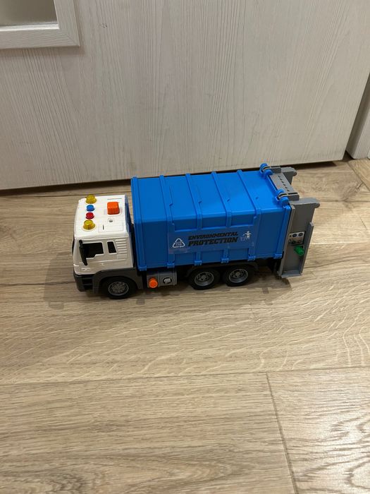 Камиони със светлини и звуци