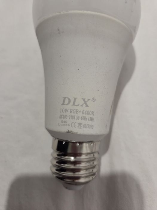 Set 2 becuri LED RGB E27 cu telecomandă – Total Green 5W + DLX 10W
