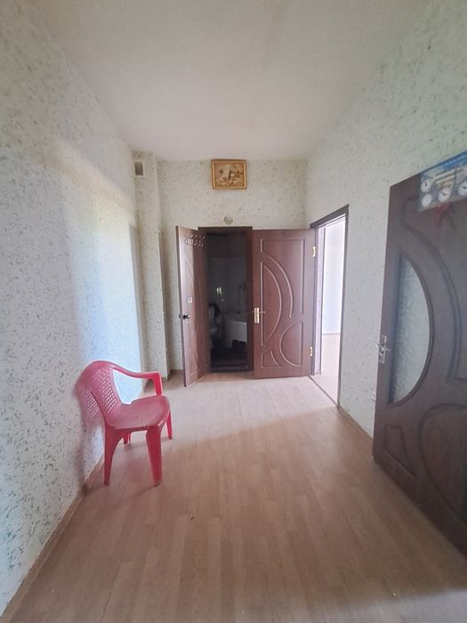 Yangi dom sotiladi ayraport 3 qavat 1 xona 2 xona qilingan 48 Kv.metr