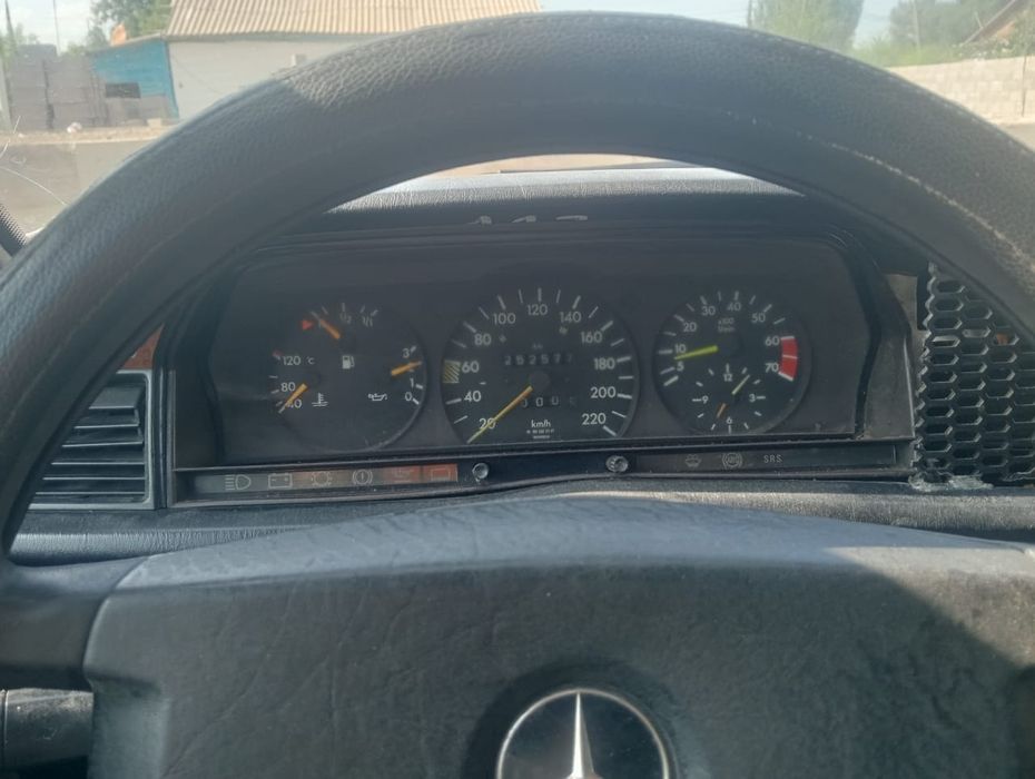 Мерседес, 190 в рассрочку