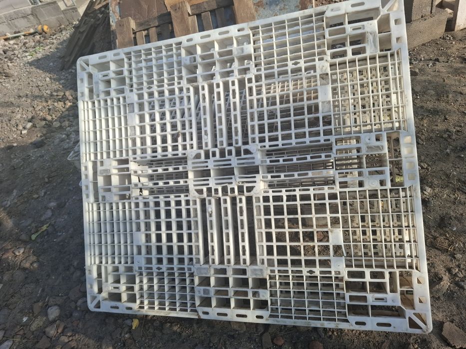 Поддон, пластиковые палет