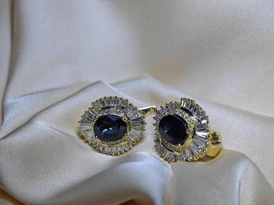 Серьги с бриллиантами и сапфирами