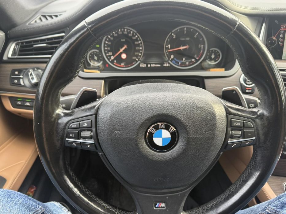 БМв 740L xdrive m