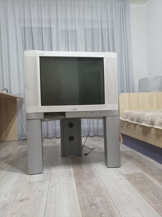 Продам телевизор б/у