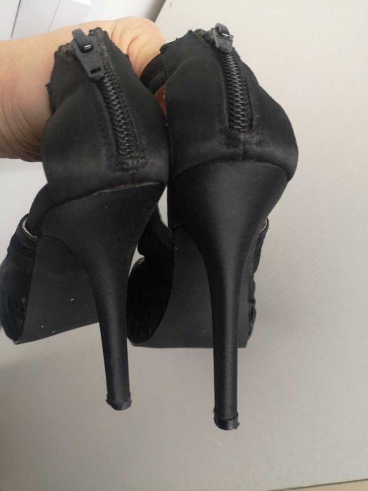 Маркови обувки на ток