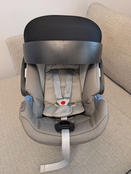 Scoică auto Cybex Aton 5 0-13 kg – gri – stare bună