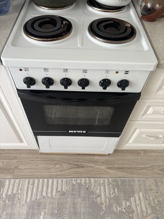 Продам электро плиту 10 000 тг