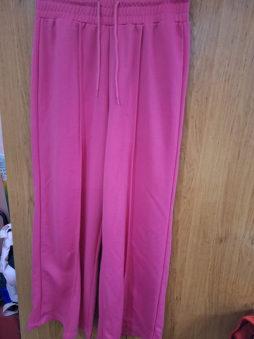 Дълъг розов панталон