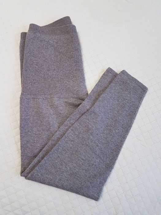 Вещи женские, куртки, блузки, брюки