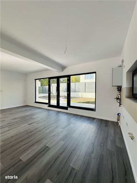 De VÂNzare Vila De Lux 438Mp Teren Individuala La Cheie Zona Prim