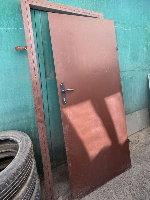 Продам Дверь железную