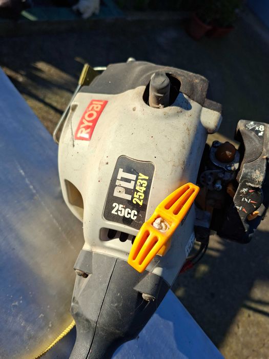 Бензинов  тример  Ryobi