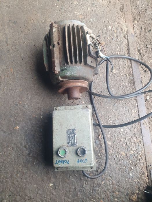 De vanzare 3 motoare trifazate