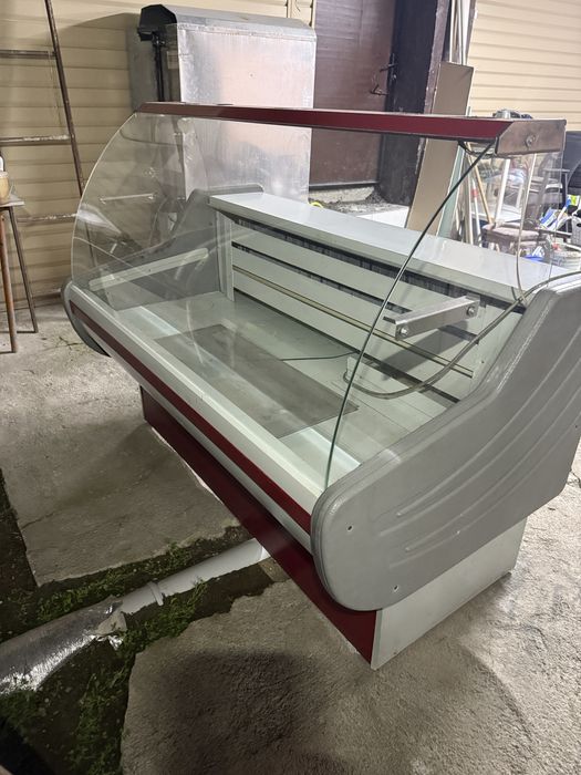 Продам холодильник витринный