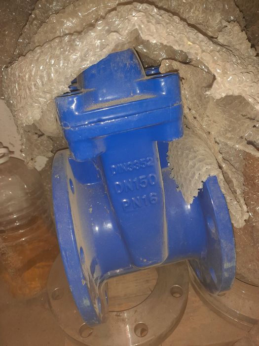 Задвижка 150 мм.