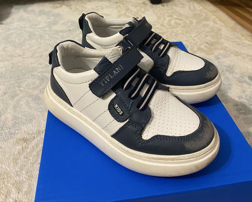 Продам детскую обувь