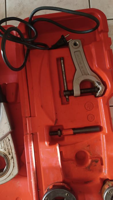 Mașină manuala electrică de filetat