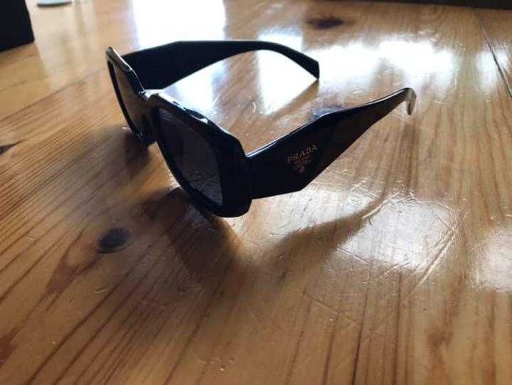 prada eyewear pr 17ws black