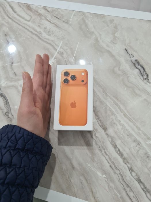 iPhone 17 mini [Android 15]