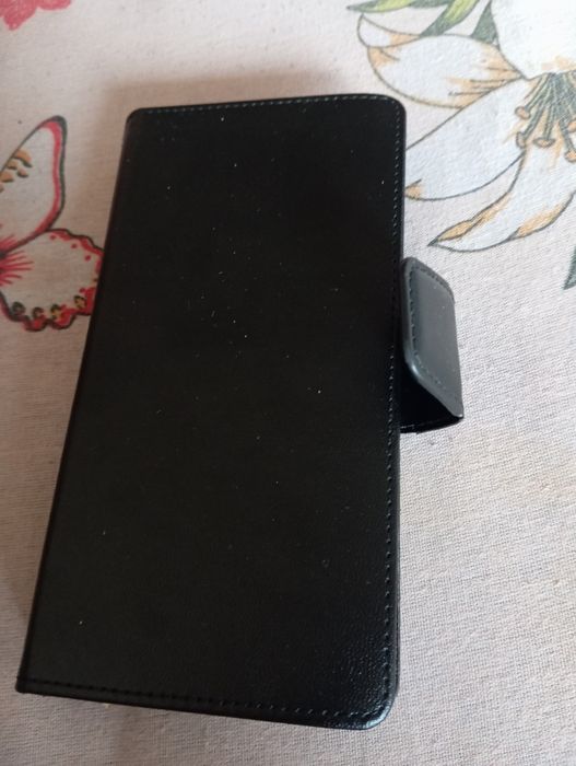 Vând husa carte universală