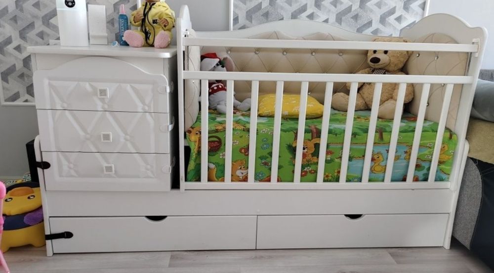 Продам детскую кроватку