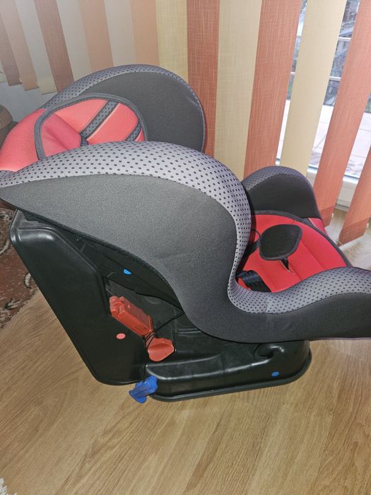 Scaun si scoica foarte confortabile si sigure