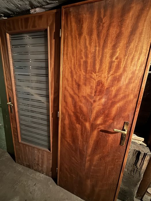 Масивни  плътни дървени врати, ретро, месингов  обков