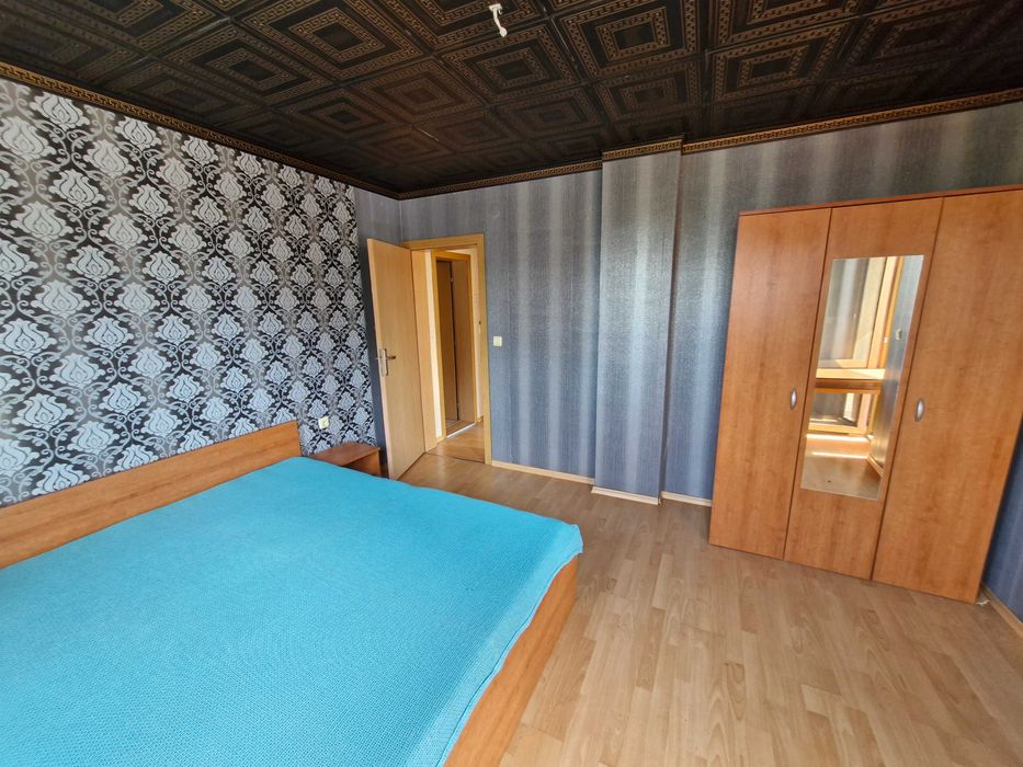 Продава се Четиристаен апартамент в Плевен, Дружба 2 - 131 кв.м за 993 €/кв.м - Снимка #9