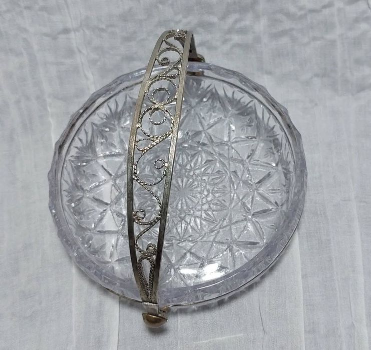 Очень красивая конфетница