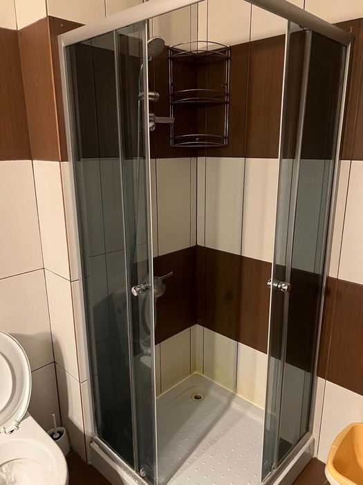 Proprietar Apartament 2 camere vis-a-vi Hanul 3 Sarmale (Bucium - strada principala)  - Mobilat, bucatarie si living separat - 68mp