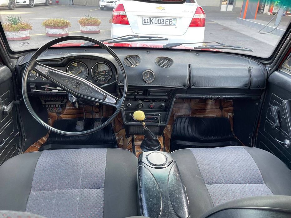 Jiguli sotiladi yili1986 gazi bor 1900 ga bervoraman