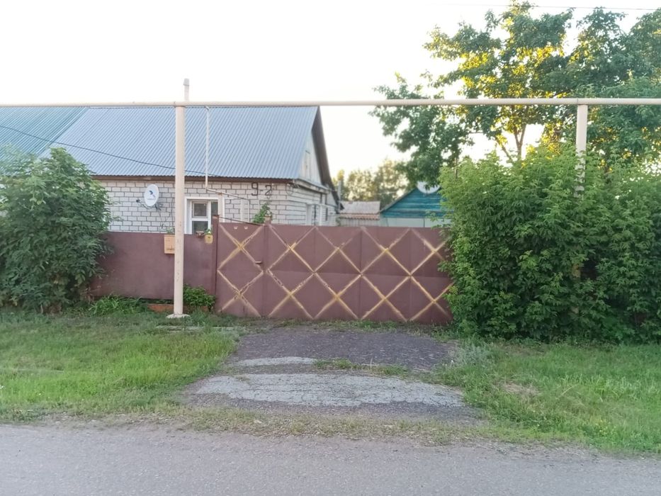 Продам дом. В пос. Октябрьском возле города Лисаковска