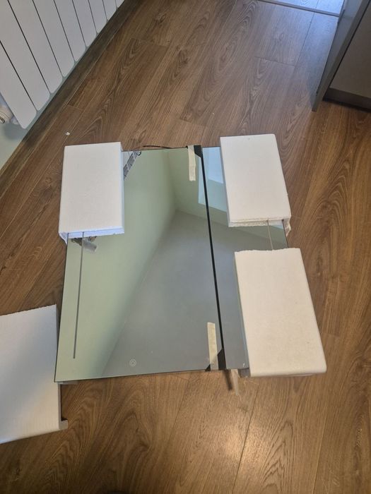 Горен шкаф за баня AF070  с LED