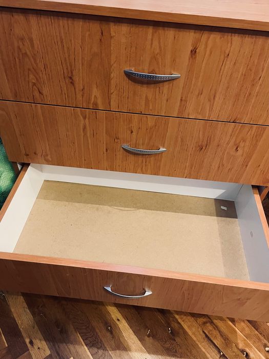 Скрин височина 90, дълж. 80, шир. 45