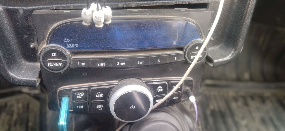 Holati yaxshi kalonka Kenwood magnitafon sparkdiki