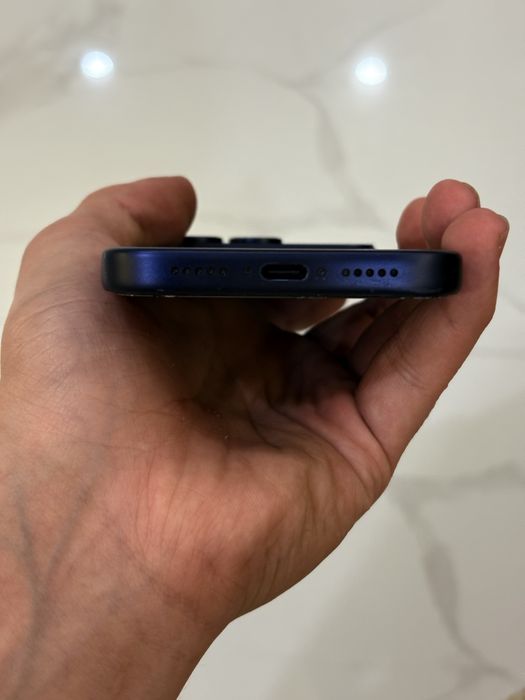 срочно Iphone 17 pro в идеале (без ремонта, 100 акб)