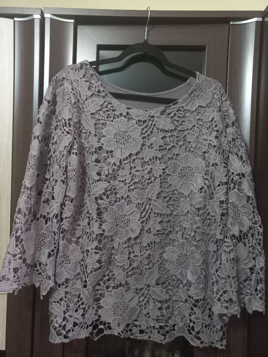 Bluza din dantelă, cu maneca 3/4,semitransparente,.