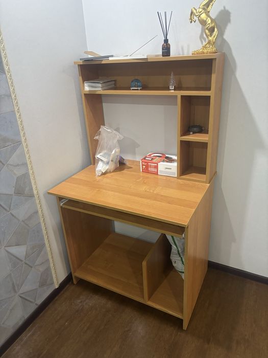 Продам компьютерный стол