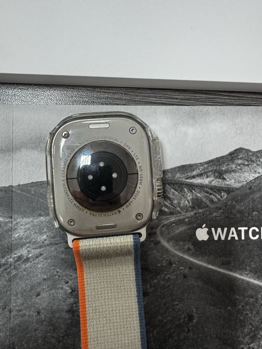 Apple Watch Ultra 2 - 2023 г. - Titanium 49 mm  Отлично състояние