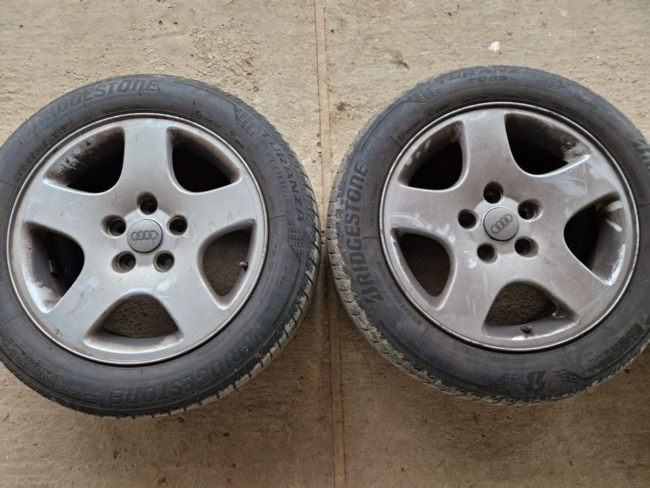 Jante aliaj Audi originale + cauciucuri de vara pe 16
