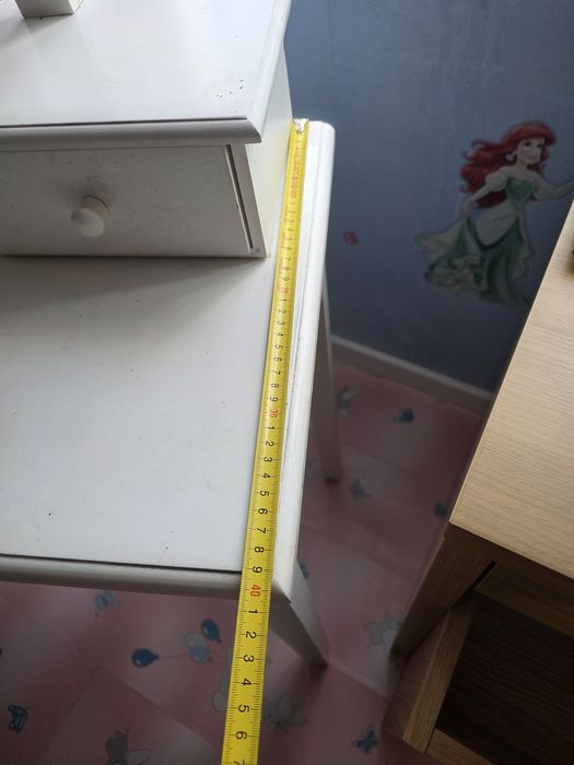 Masa fetite cu oglindă