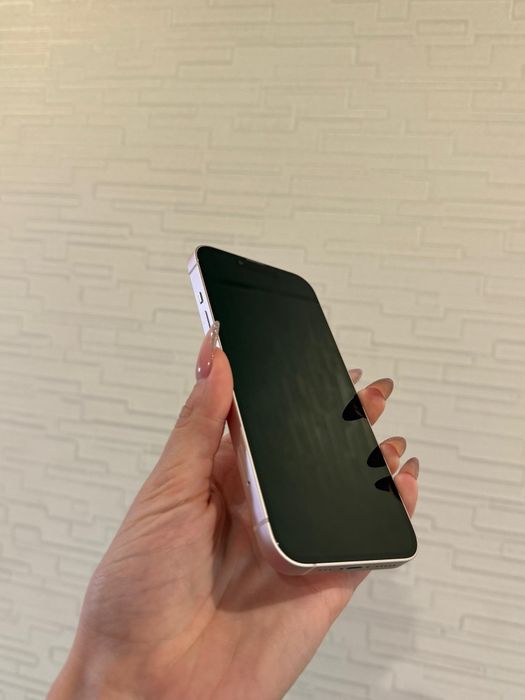 iPhone 13  256 Гб б/у в отличном состоянии..