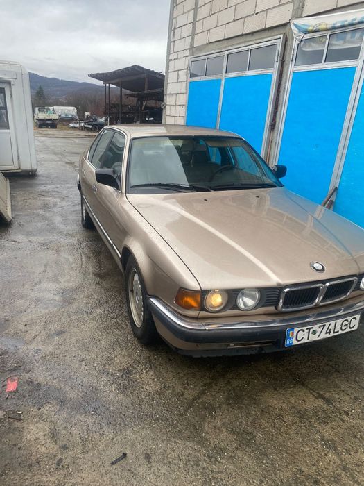 BMW e32 3.5 1989 211cp
