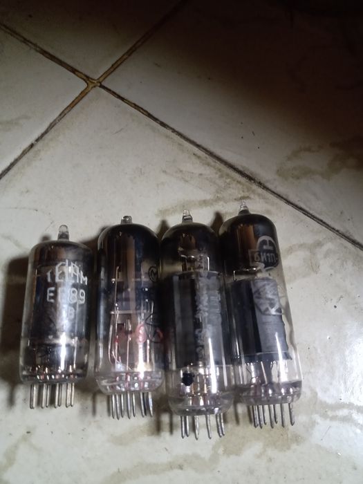 Радио лампи от онова време