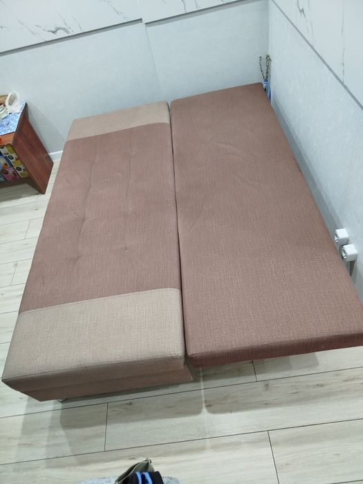 Продам б/у диван