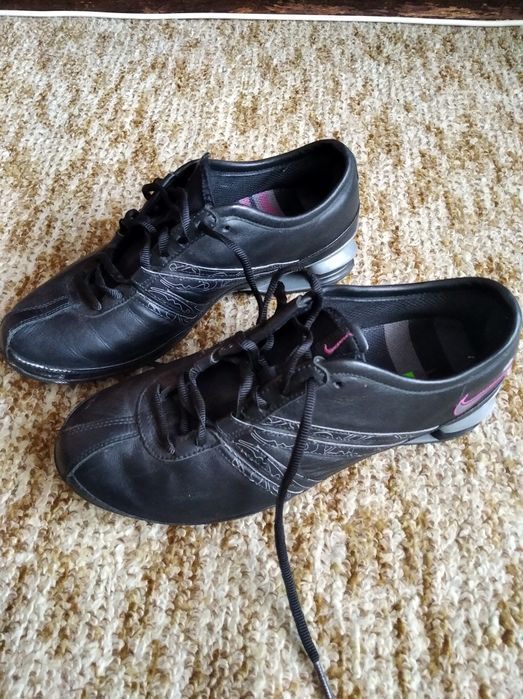 Интересни маратонки н.38само за 8лв.