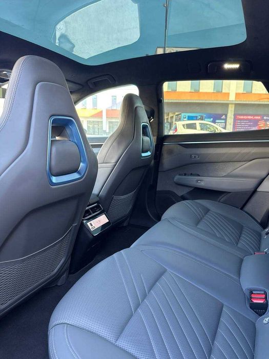 Zeekr 001  naqt va halol nasiyaa