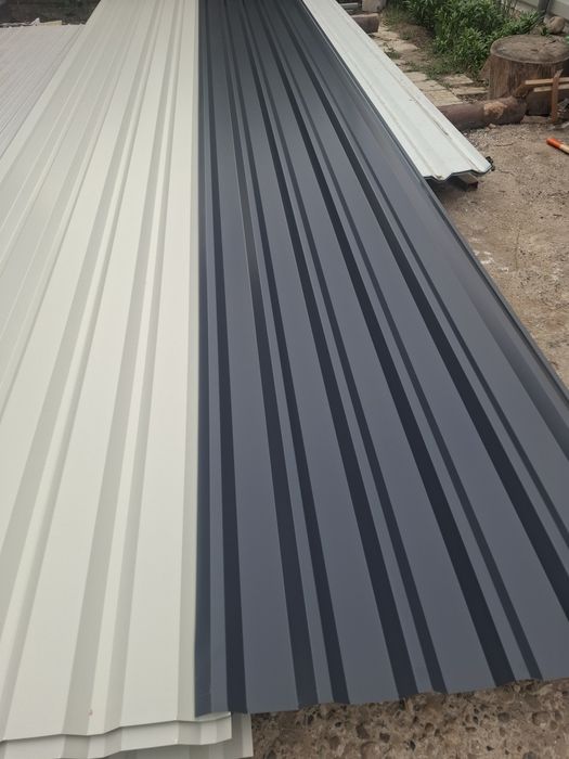 Vând tablă cutată la dimensiuni 6,20m lungime 1,10m lățime disponibil pe mai multe culori 
6,20m lungime 
1m lățime 
0.50mm
300 lei bucata 
0799 145 6