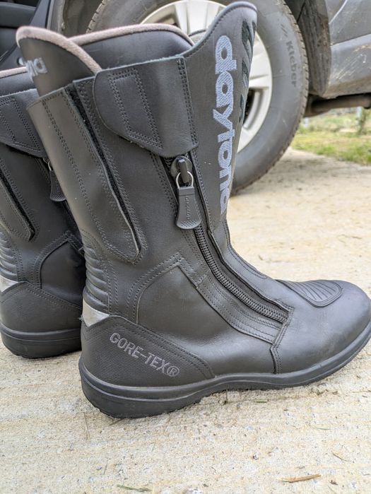 Vând Ghete moto Daytona Touring Star GTX, mărimea 43