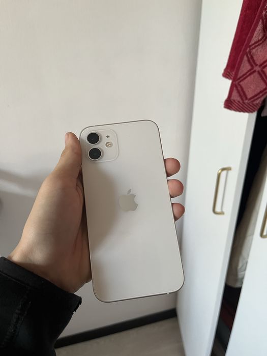 Продам iphone 12 128/76